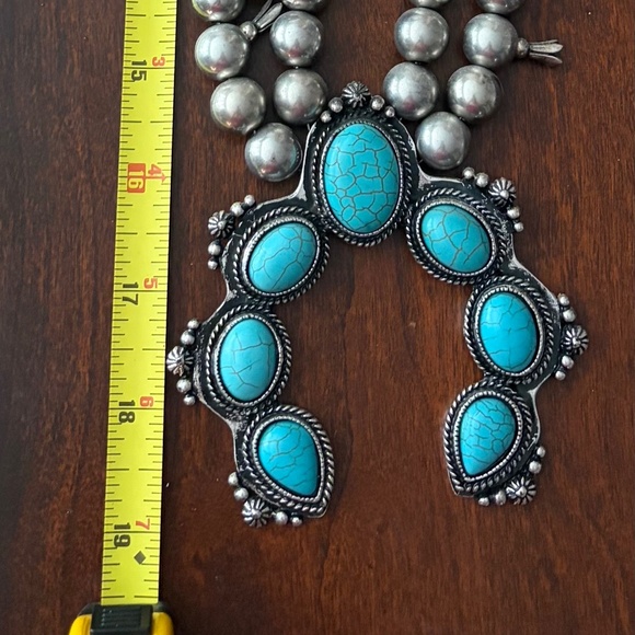 Chico’s Necklace - Picture 5 of 7